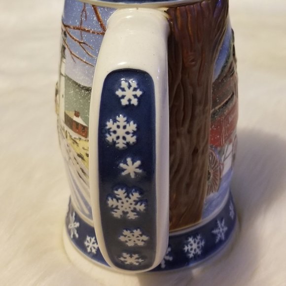 Budweiser 1995 Holiday Stein Lighting the Way Home - Picture 3 of 7